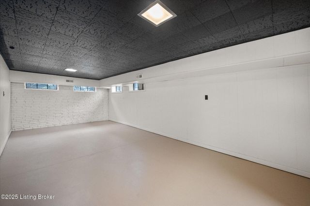 2342 Emerson Ave, Louisville, KY 40205