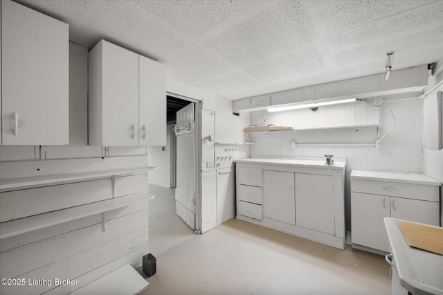 2342 Emerson Ave, Louisville, KY 40205