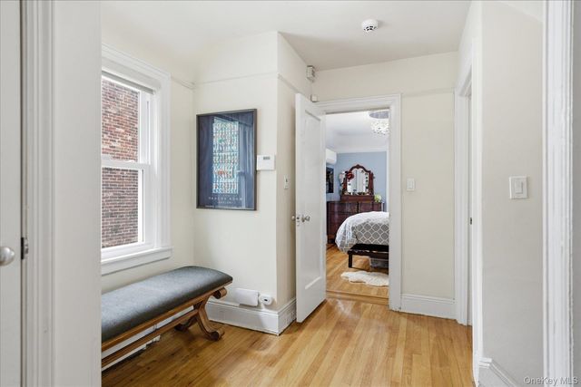 261-21 Pembroke Avenue, Great Neck, NY 11020