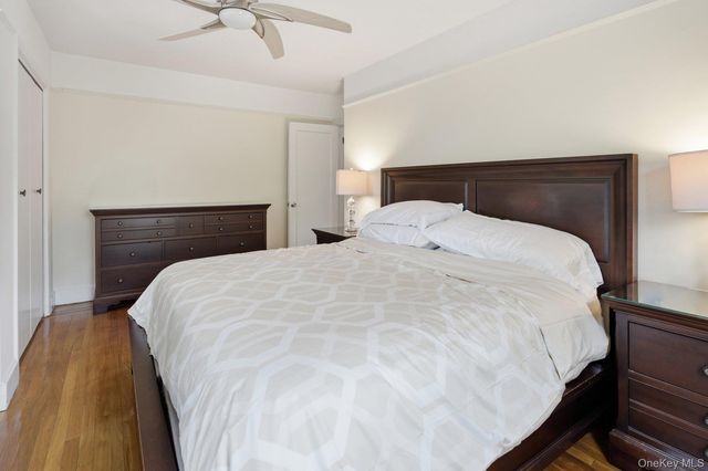 261-21 Pembroke Avenue, Great Neck, NY 11020