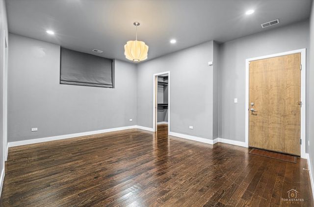 3547 N Reta Avenue 101, Chicago, IL 60657