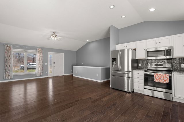 1220 E 38th Street, Des Moines, IA 50317