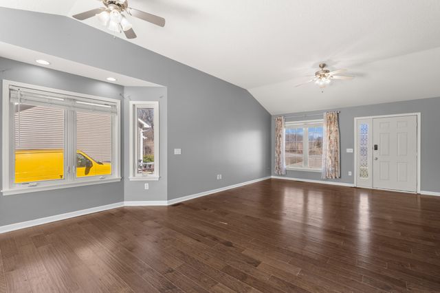 1220 E 38th Street, Des Moines, IA 50317