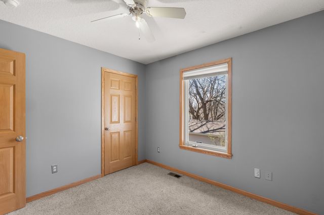 1220 E 38th Street, Des Moines, IA 50317