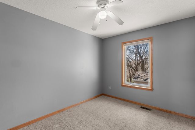 1220 E 38th Street, Des Moines, IA 50317