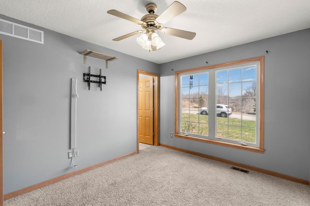 1220 E 38th Street, Des Moines, IA 50317