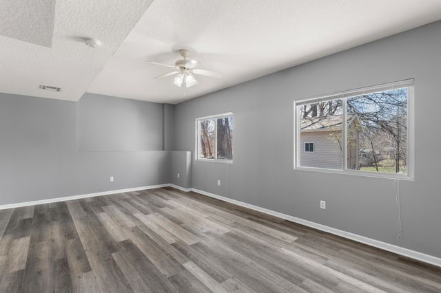 1220 E 38th Street, Des Moines, IA 50317