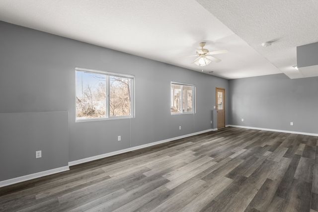 1220 E 38th Street, Des Moines, IA 50317