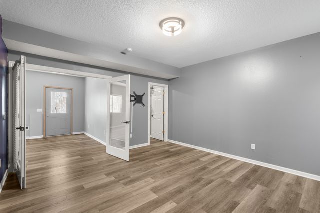 1220 E 38th Street, Des Moines, IA 50317