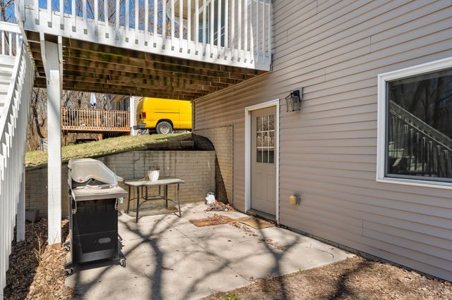 1220 E 38th Street, Des Moines, IA 50317