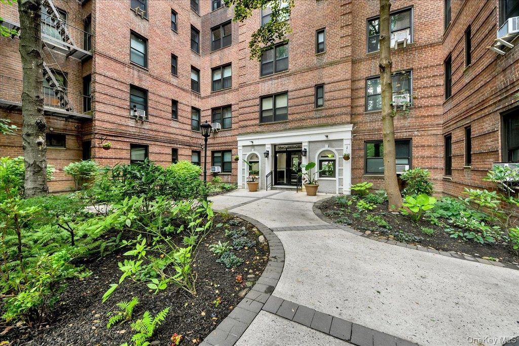 3840 Greystone Avenue 3A, Bronx, NY 10463
