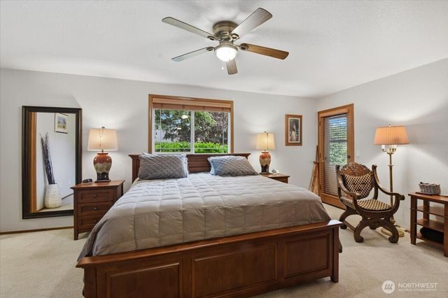1123 SW Kalama Lp, Oak Harbor, WA 98277