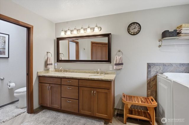1123 SW Kalama Lp, Oak Harbor, WA 98277