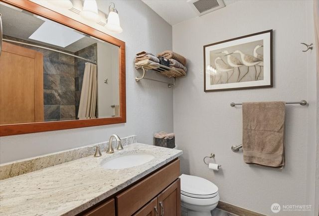 1123 SW Kalama Lp, Oak Harbor, WA 98277