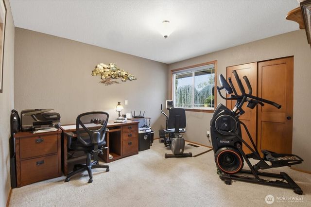 1123 SW Kalama Lp, Oak Harbor, WA 98277