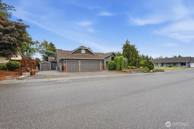 1123 SW Kalama Lp, Oak Harbor, WA 98277