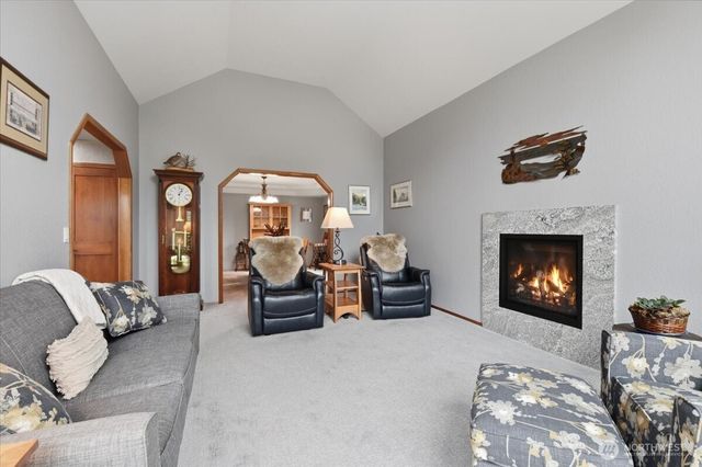 1123 SW Kalama Lp, Oak Harbor, WA 98277