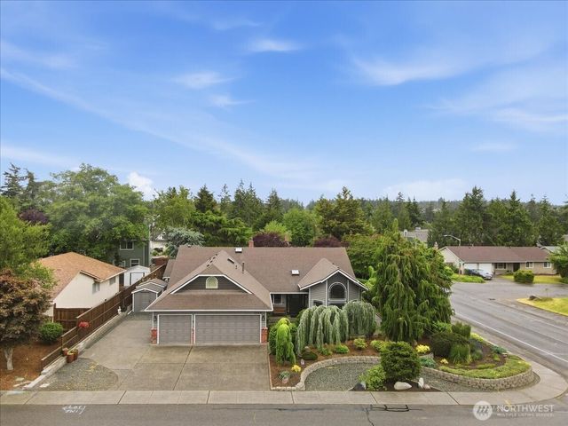 1123 SW Kalama Lp, Oak Harbor, WA 98277
