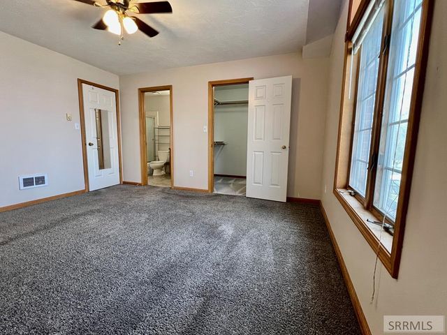 3162 Thayer Bridge Circle, Idaho Falls, ID 83402