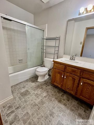 3162 Thayer Bridge Circle, Idaho Falls, ID 83402