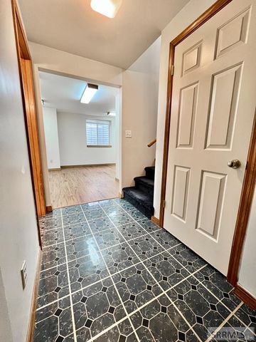 3162 Thayer Bridge Circle, Idaho Falls, ID 83402