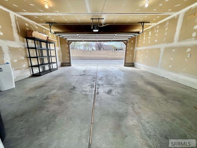 3162 Thayer Bridge Circle, Idaho Falls, ID 83402