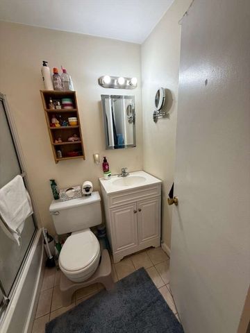 39 South St 5, Boston, MA 02135