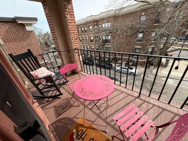 39 South St 5, Boston, MA 02135