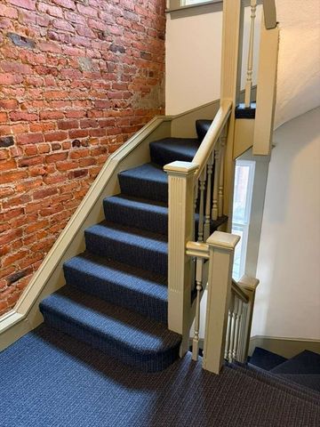 39 South St 5, Boston, MA 02135