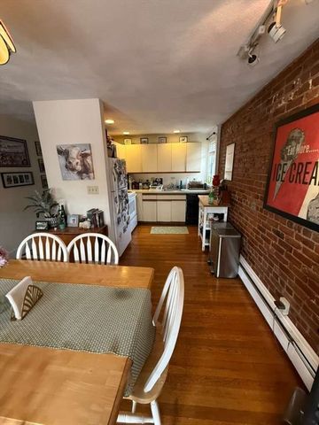 39 South St 5, Boston, MA 02135
