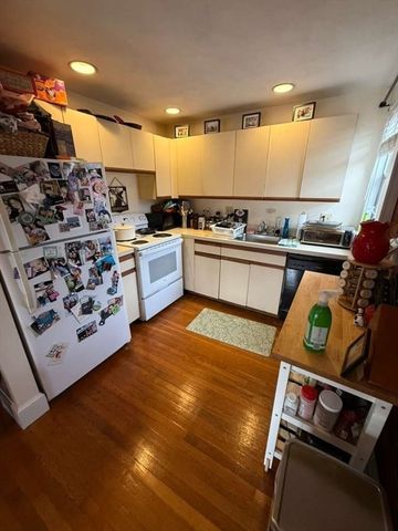 39 South St 5, Boston, MA 02135