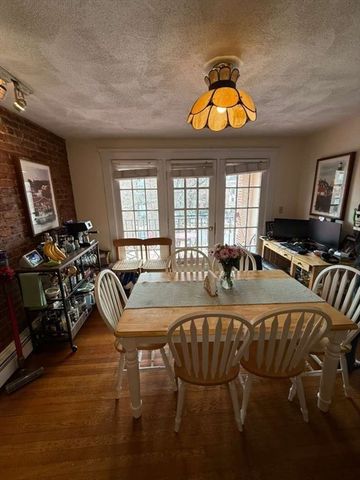 39 South St 5, Boston, MA 02135