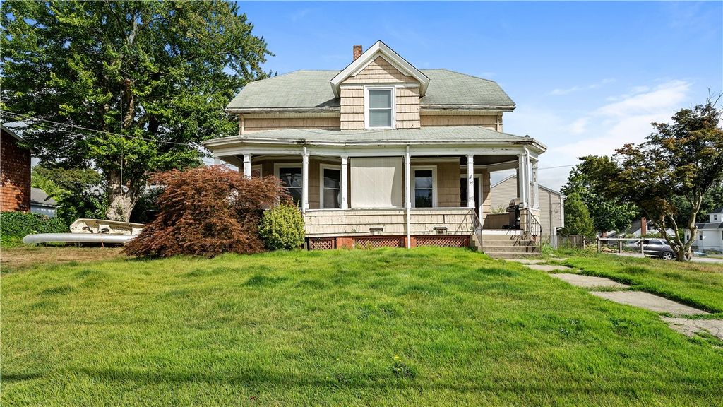 54 E Earle Street, Cumberland, RI 02864