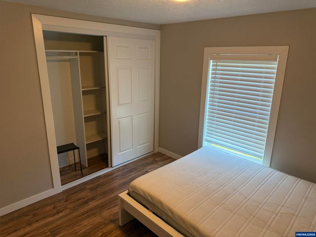 13045 SE Stark St 124, Portland, OR 97233