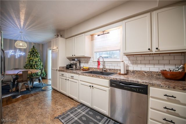 6045 Cleveland Avenue SE, East Sparta, OH 44626