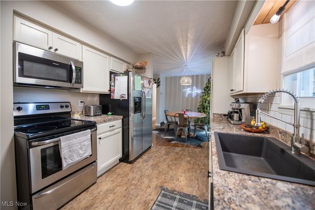 6045 Cleveland Avenue SE, East Sparta, OH 44626