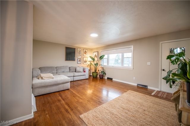 6045 Cleveland Avenue SE, East Sparta, OH 44626