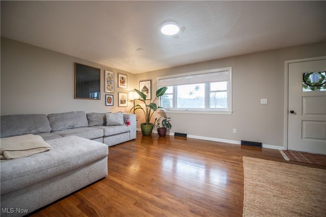 6045 Cleveland Avenue SE, East Sparta, OH 44626