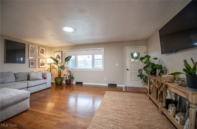 6045 Cleveland Avenue SE, East Sparta, OH 44626