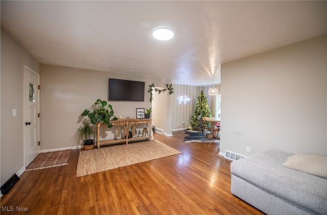 6045 Cleveland Avenue SE, East Sparta, OH 44626