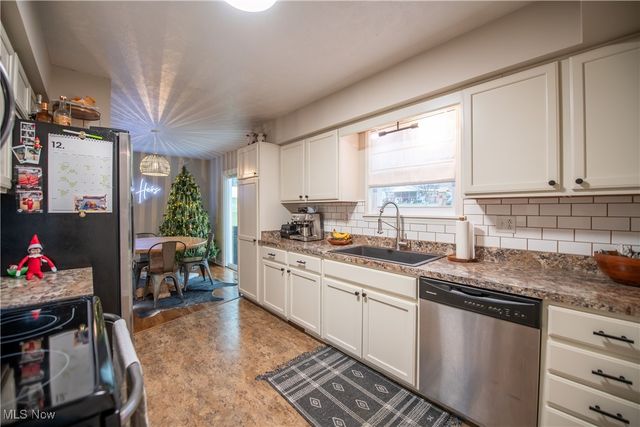 6045 Cleveland Avenue SE, East Sparta, OH 44626