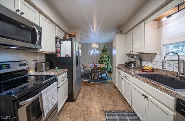 6045 Cleveland Avenue SE, East Sparta, OH 44626