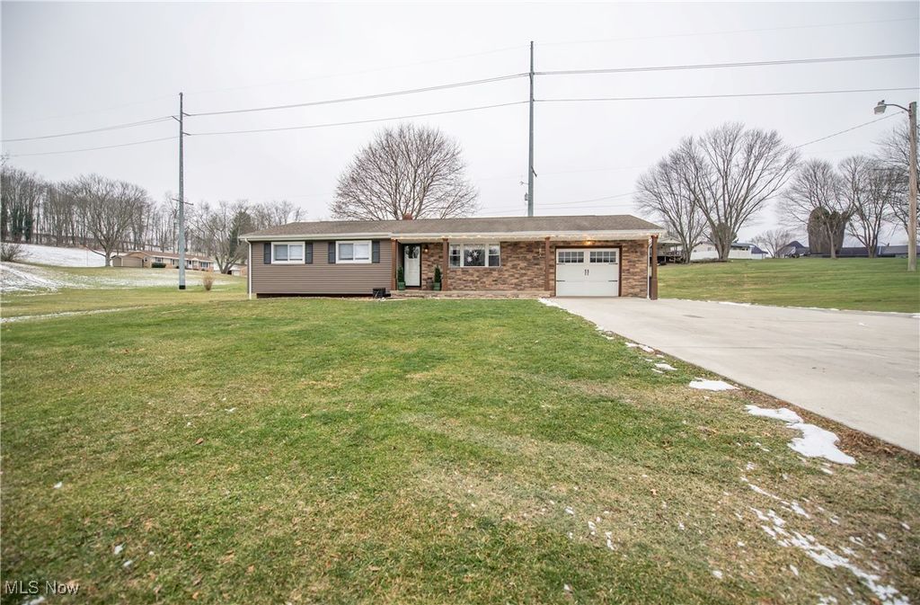 6045 Cleveland Avenue SE, East Sparta, OH 44626