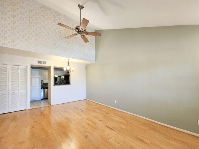 1860 White Oak Drive 236, Houston, TX 77009