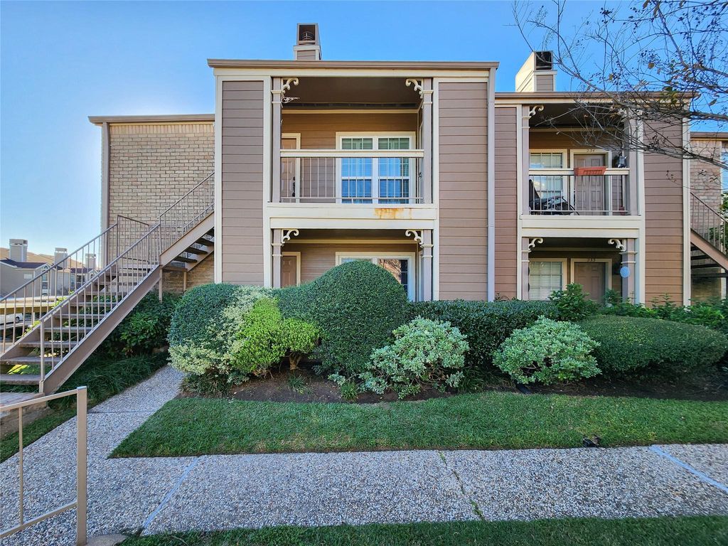 1860 White Oak Drive 236, Houston, TX 77009