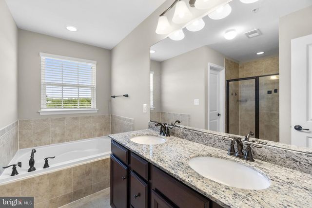 18317 CHELSEA KNOLLS DR, Mount Airy, MD 21771