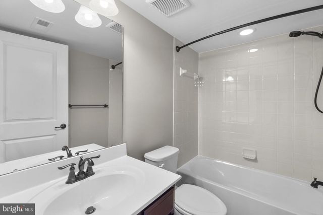 18317 CHELSEA KNOLLS DR, Mount Airy, MD 21771