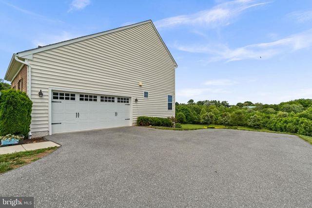 18317 CHELSEA KNOLLS DR, Mount Airy, MD 21771