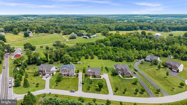 18317 CHELSEA KNOLLS DR, Mount Airy, MD 21771