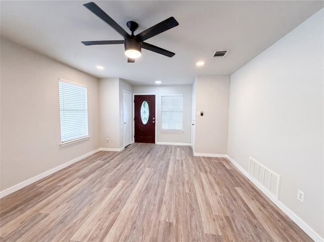 1076 Shadow Creek BLVD, Buda, TX 78610
